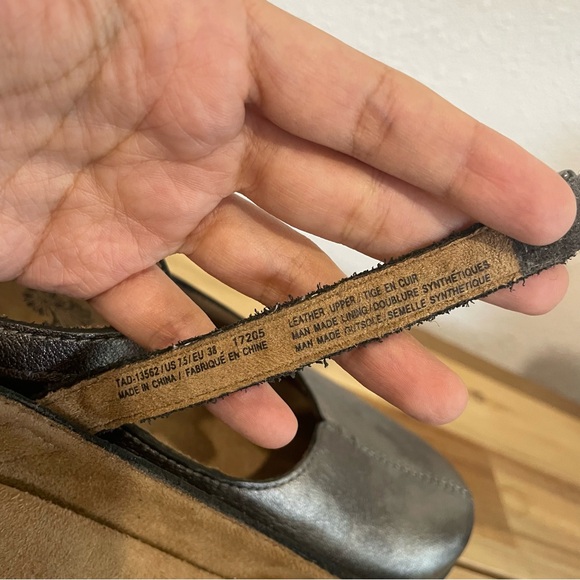 TAOS Women Class Metallic Pewter Silver Leather Mary Jane Comfort Shoes Size 7.5 - Picture 4 of 11